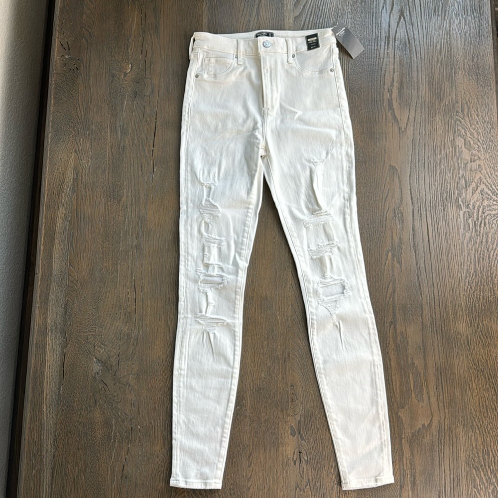 NWT ABERCROMBIE & FITCH™️ Women's Size 27x30 (4L) White Harper Superskinny Jeans